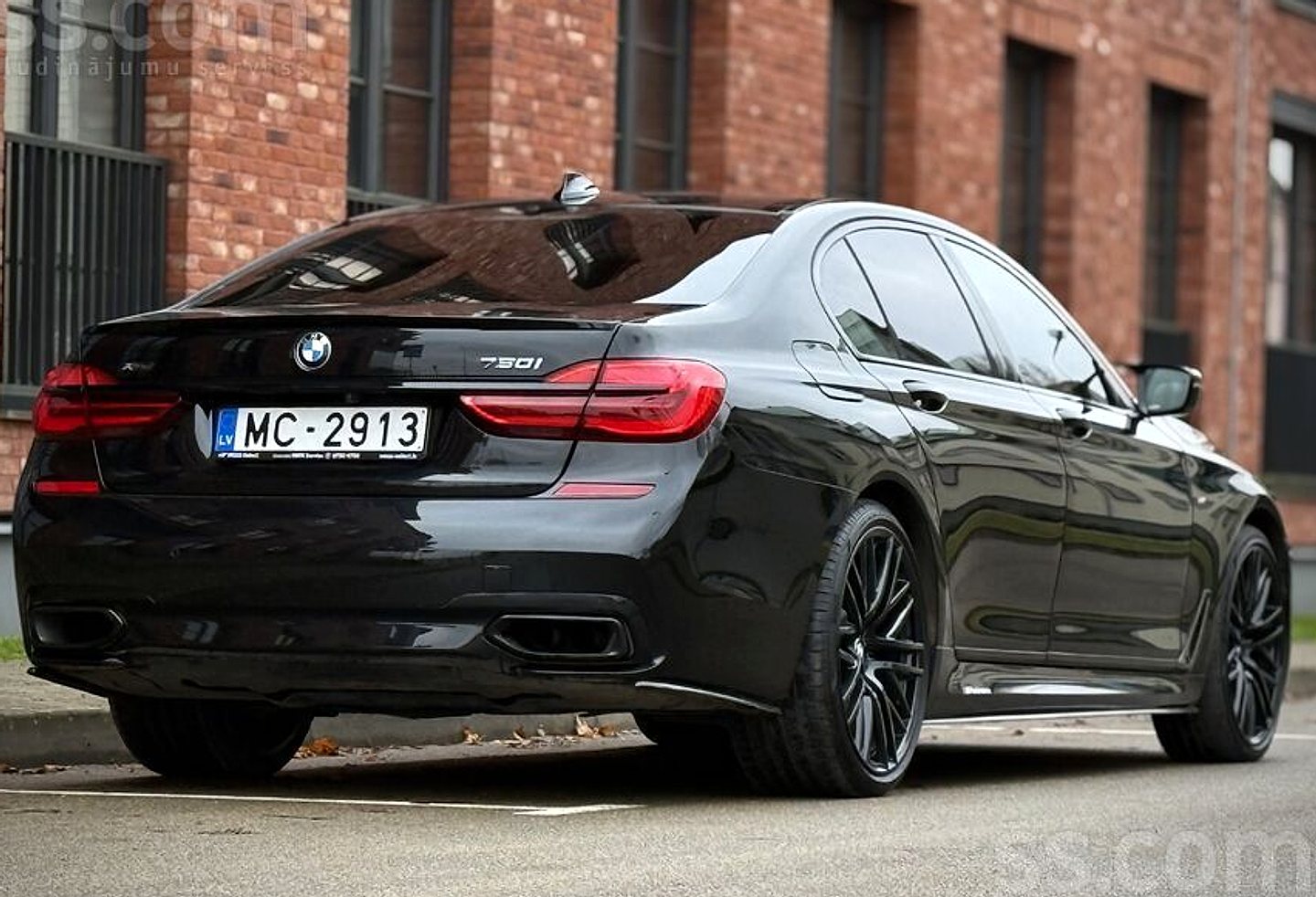 BMW 750 — foto 4