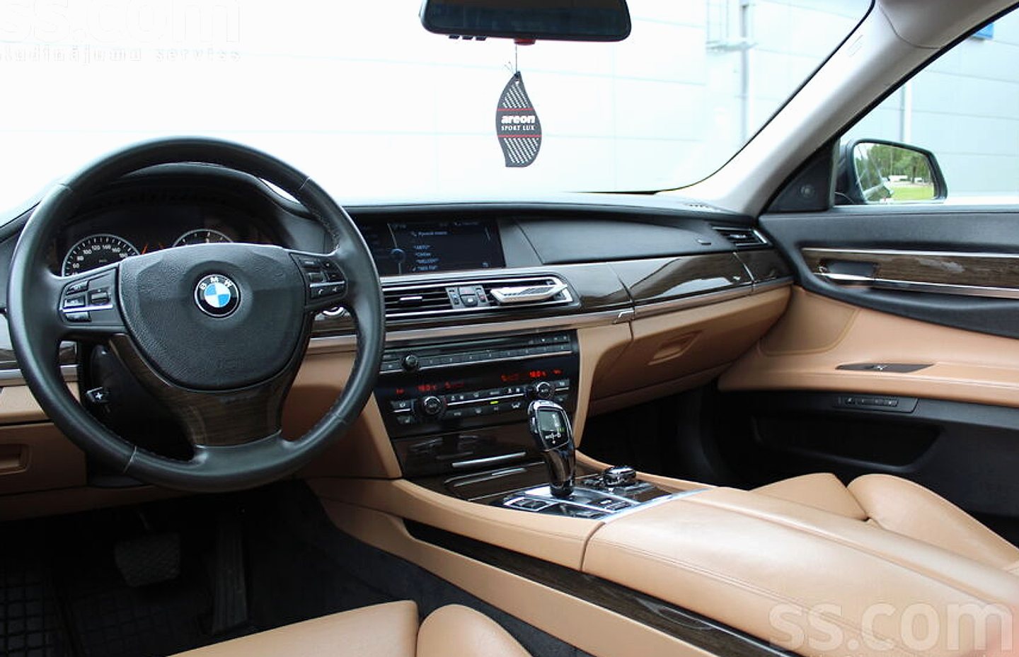 BMW 740 — foto 5