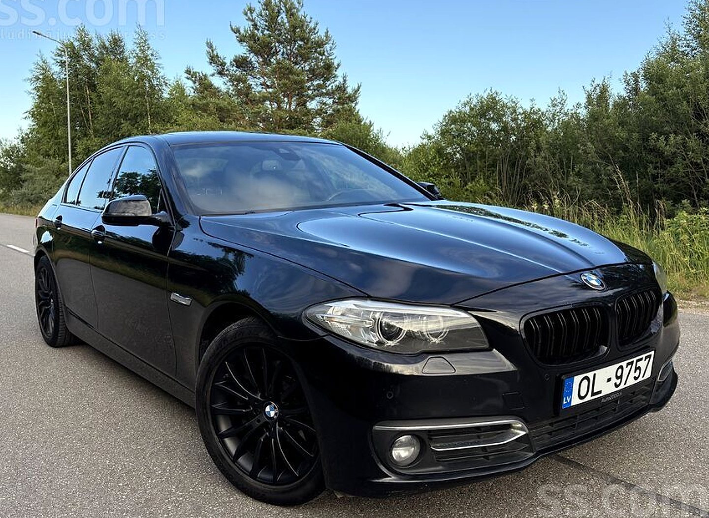 BMW 520 — foto 2