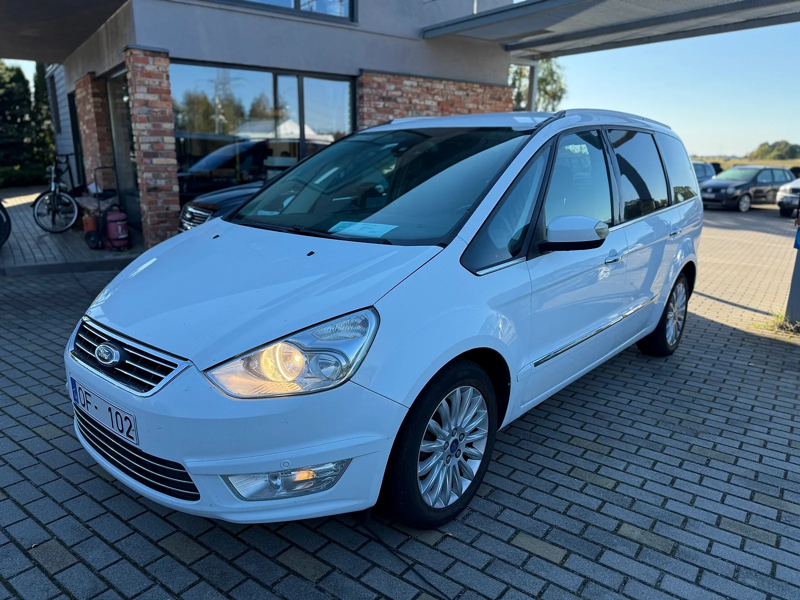 Ford Nav pieejams, 2011. gads
