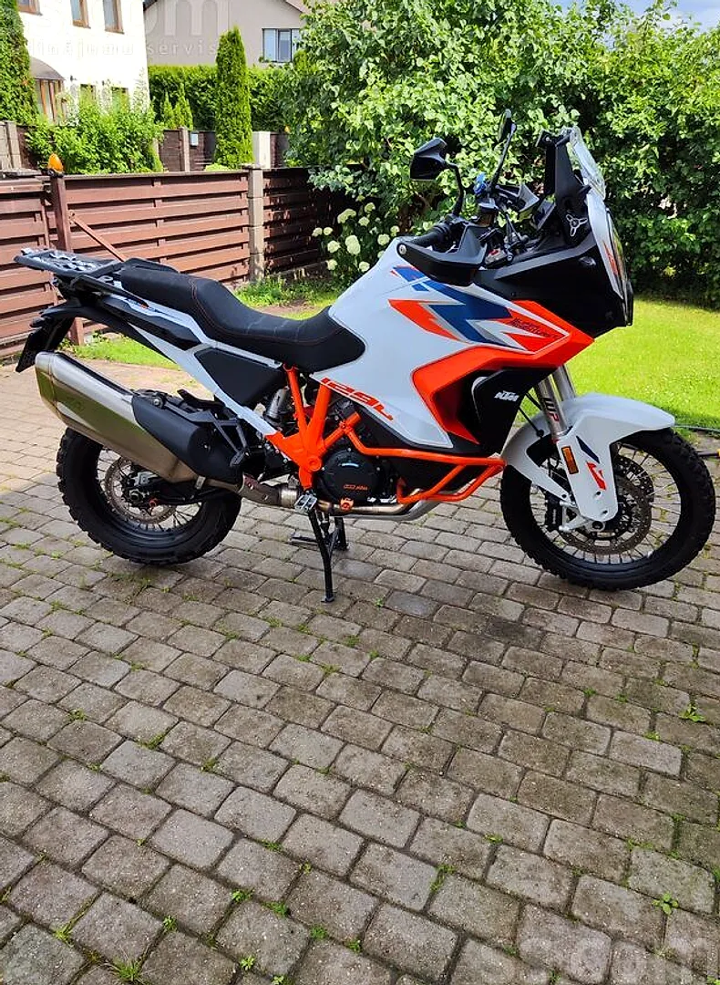 KTM 1290 supadvr, 2024. gads