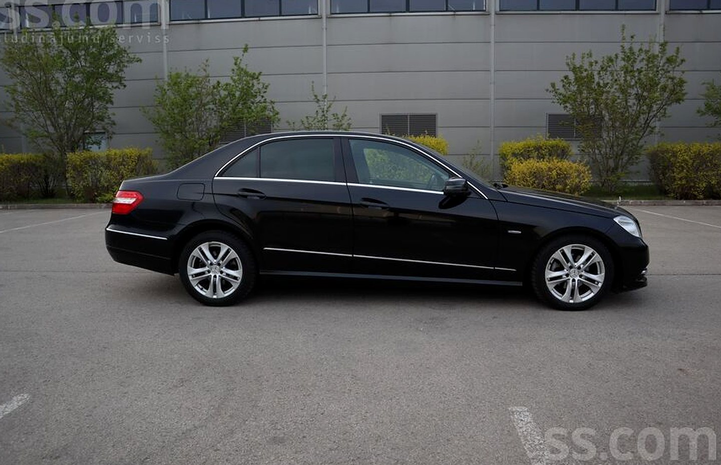 Mercedes-Benz E200 — foto 5