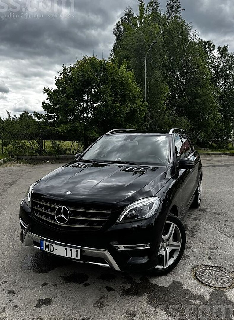 Mercedes-Benz ML350, 2015. gads