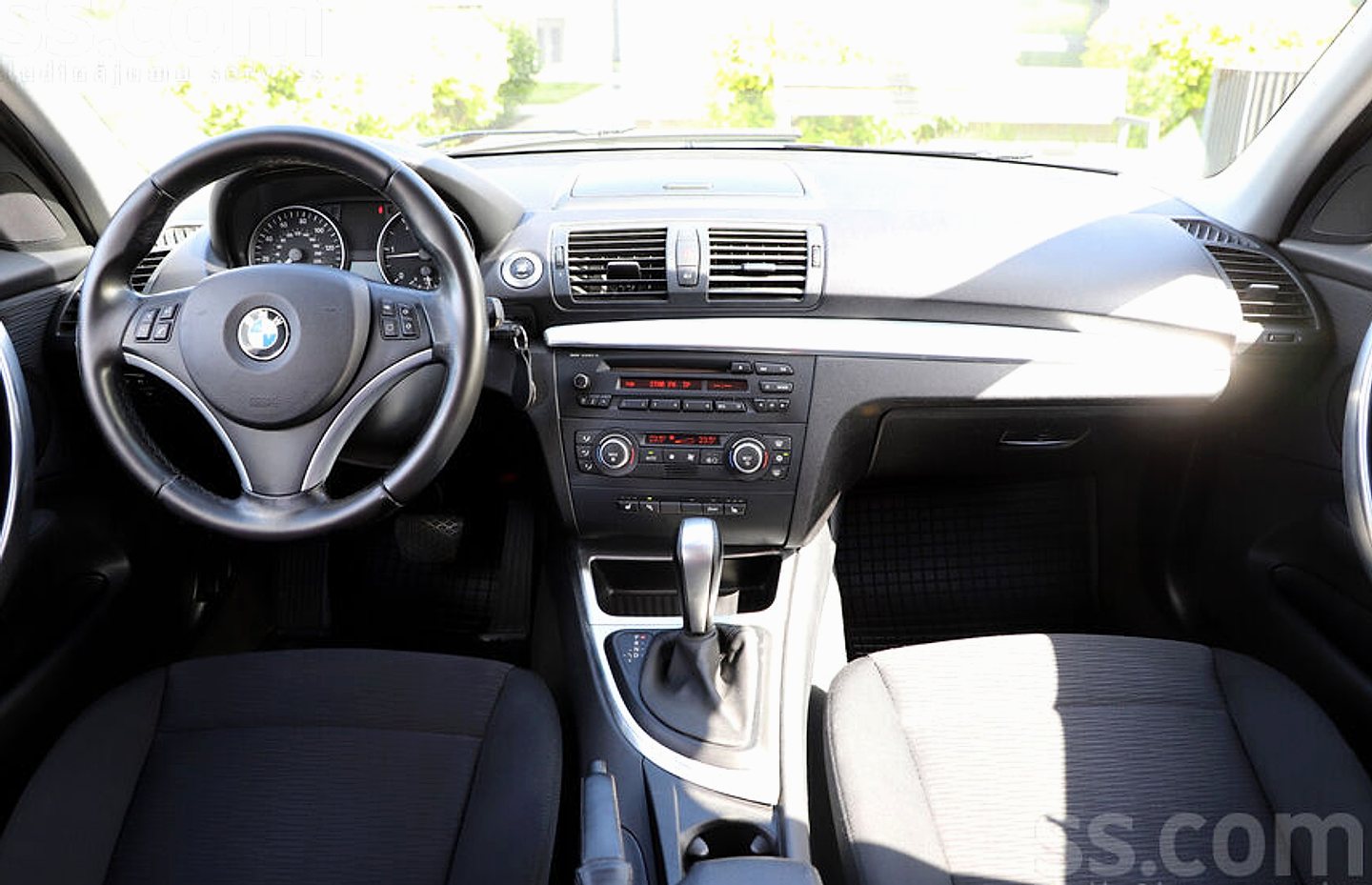 BMW 118 — foto 6