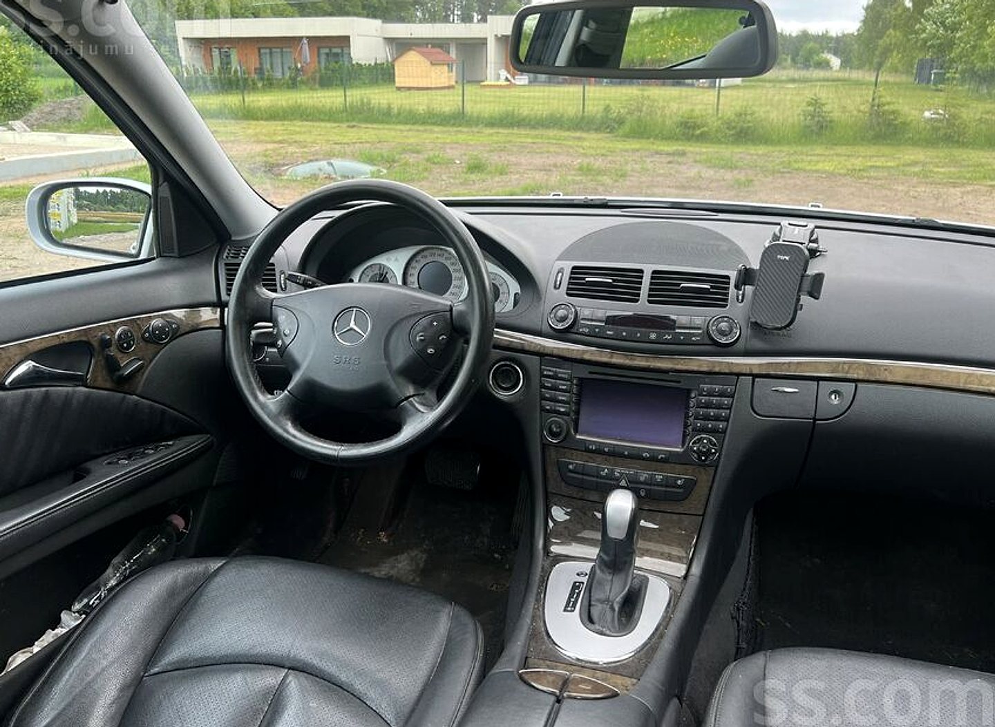 Mercedes-Benz E350 — foto 6