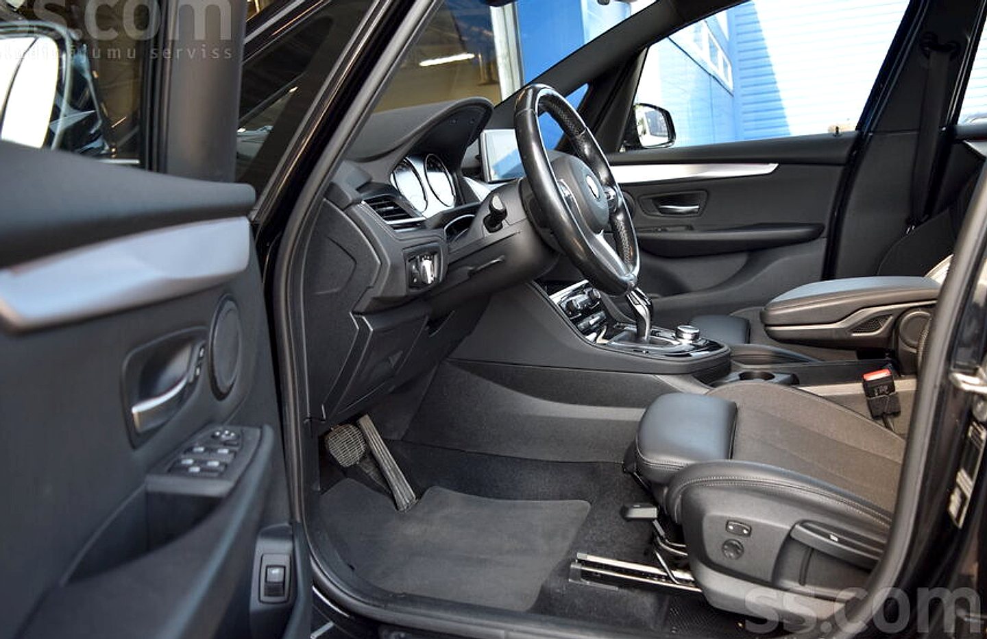 BMW 218 — foto 3