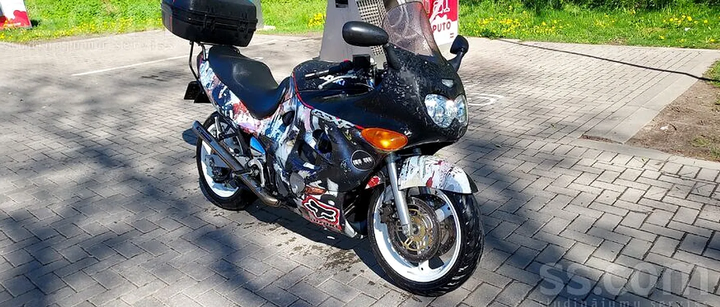 Suzuki Gsxf, 1998. gads