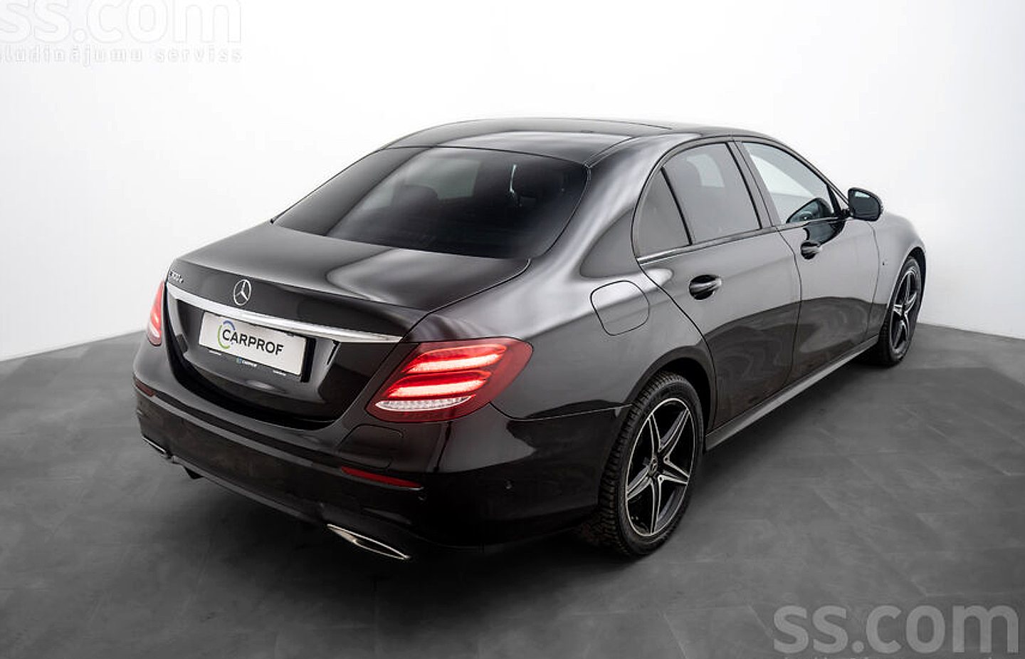 Mercedes-Benz E300 — foto 4