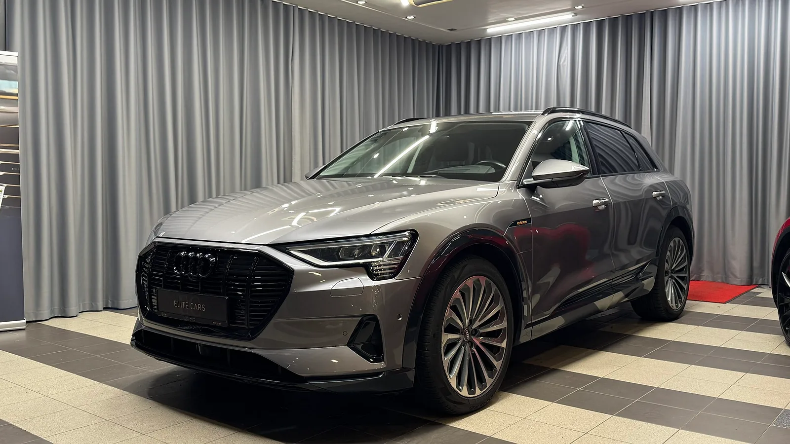 Audi E-Tron 55, 2019. gads