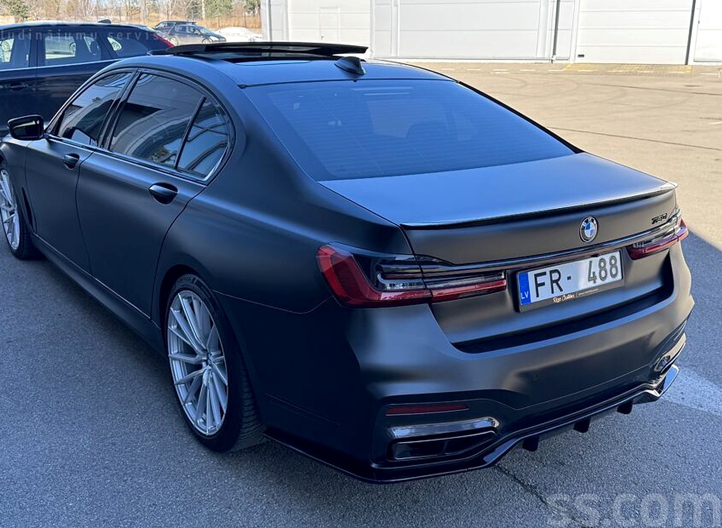 BMW 750 — foto 3