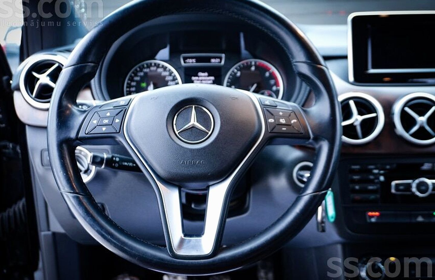 Mercedes-Benz B180 — foto 6