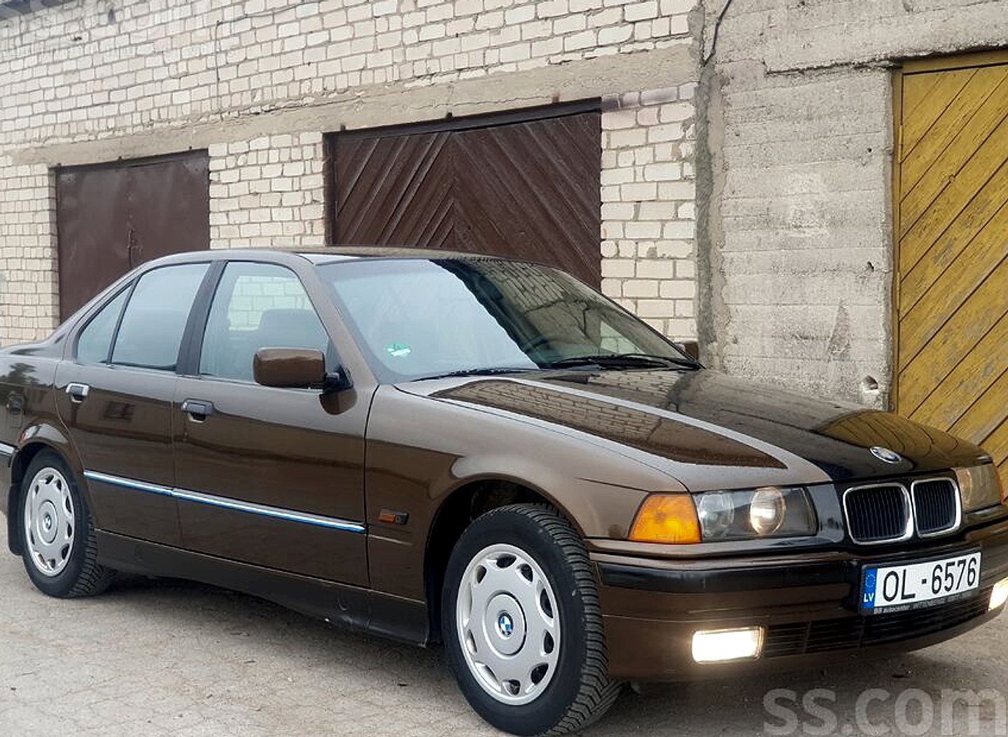 BMW 320 — foto 2