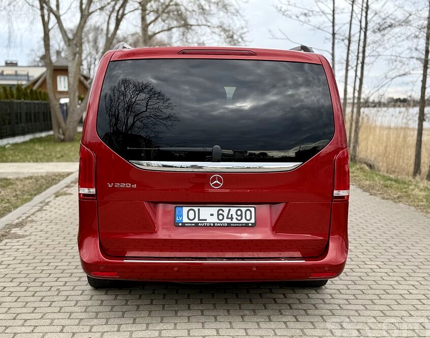 Mercedes-Benz V220 — foto 6