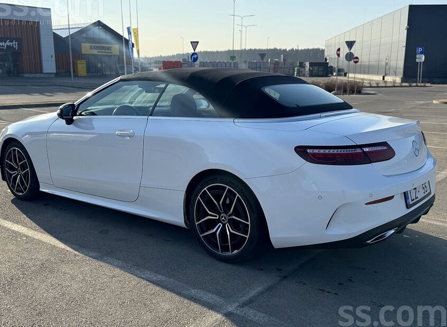 Mercedes-Benz E200 — foto 6