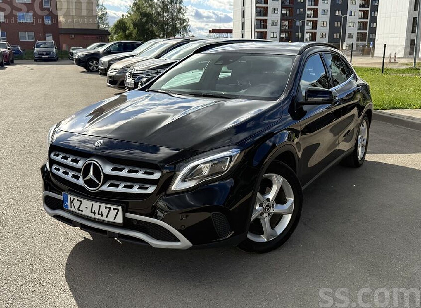 Mercedes-Benz GLA180 — foto 2