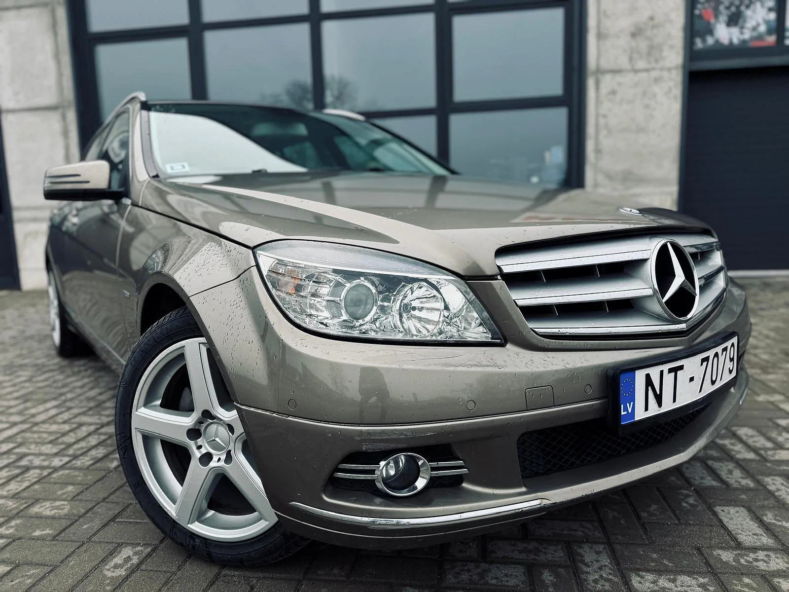 Mercedes-Benz C200, 2010. gads