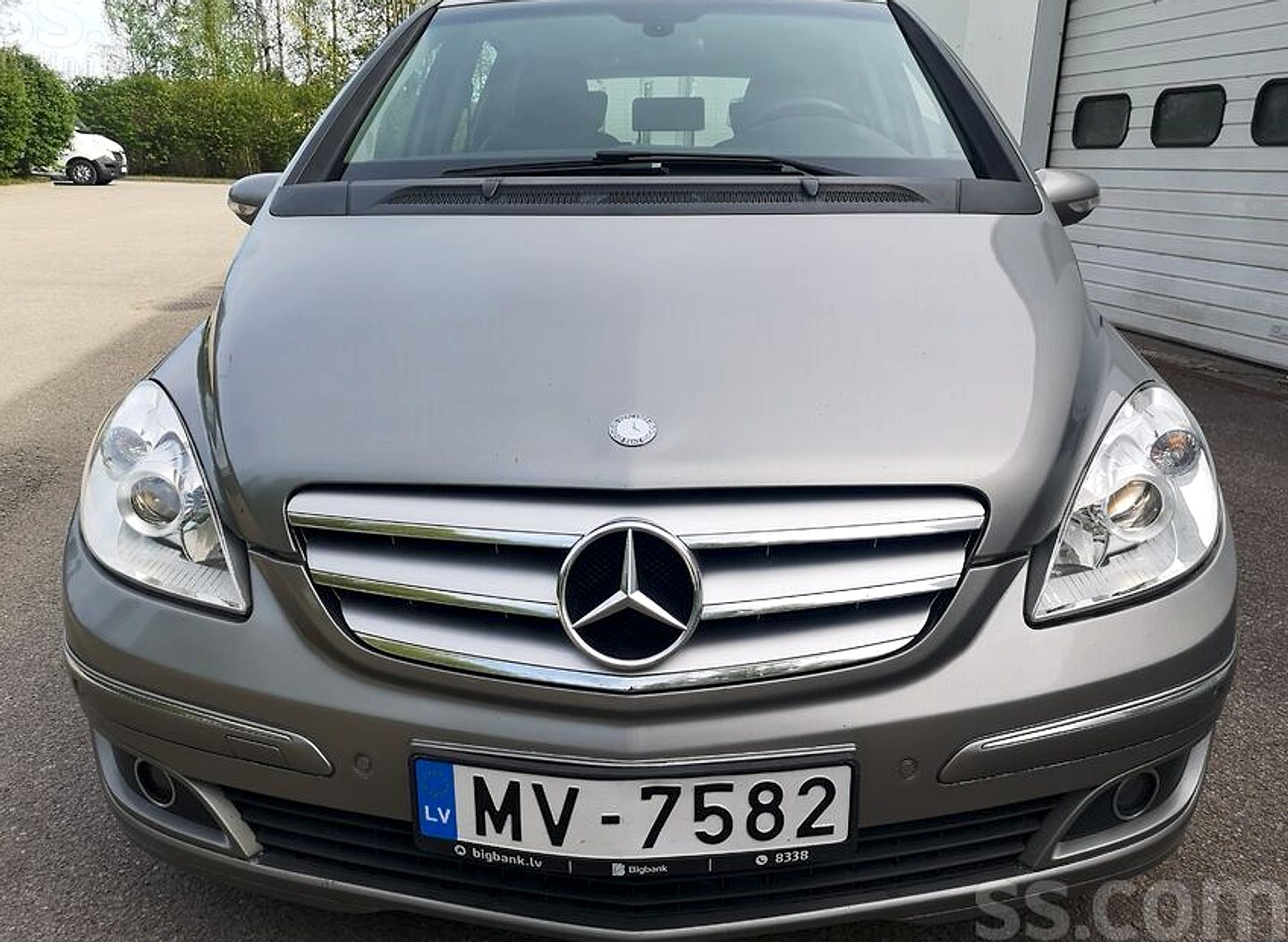 Mercedes-Benz B200 — foto 2