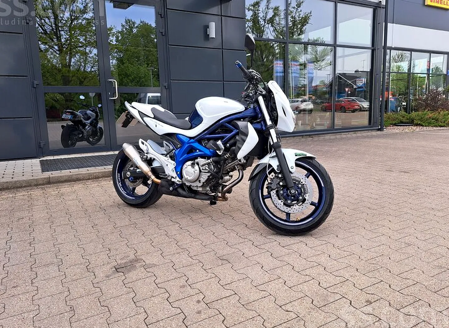 Suzuki Sfv650 gladius, 2011. gads