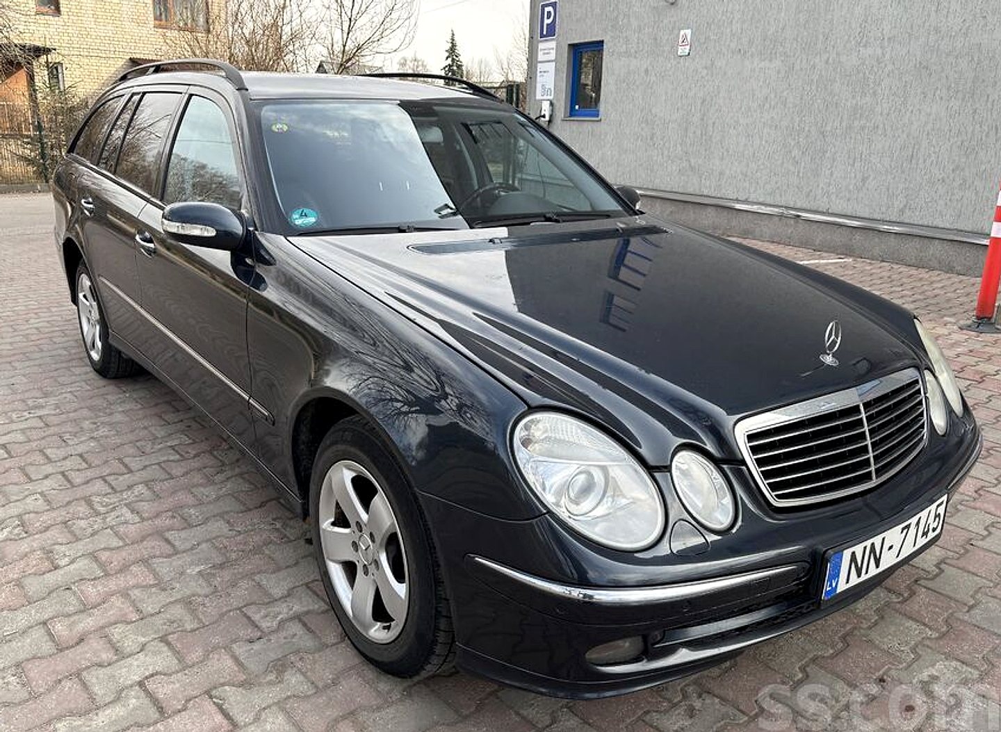 Mercedes-Benz E280 — foto 3