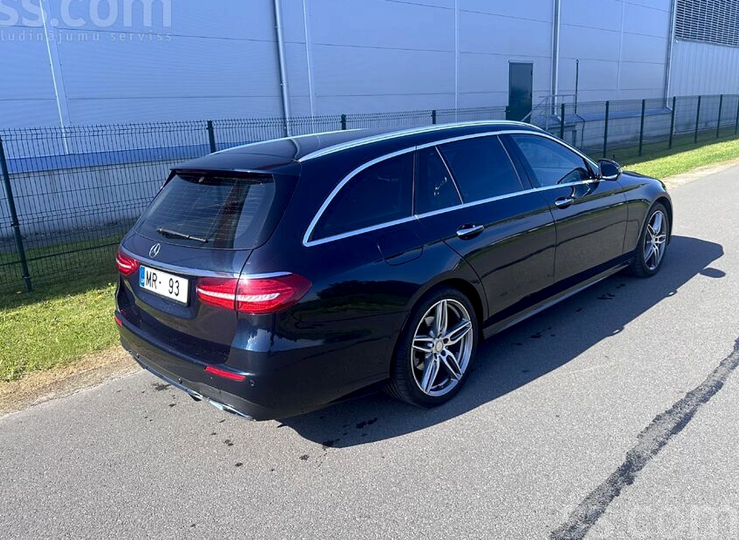 Mercedes-Benz E220 — foto 3