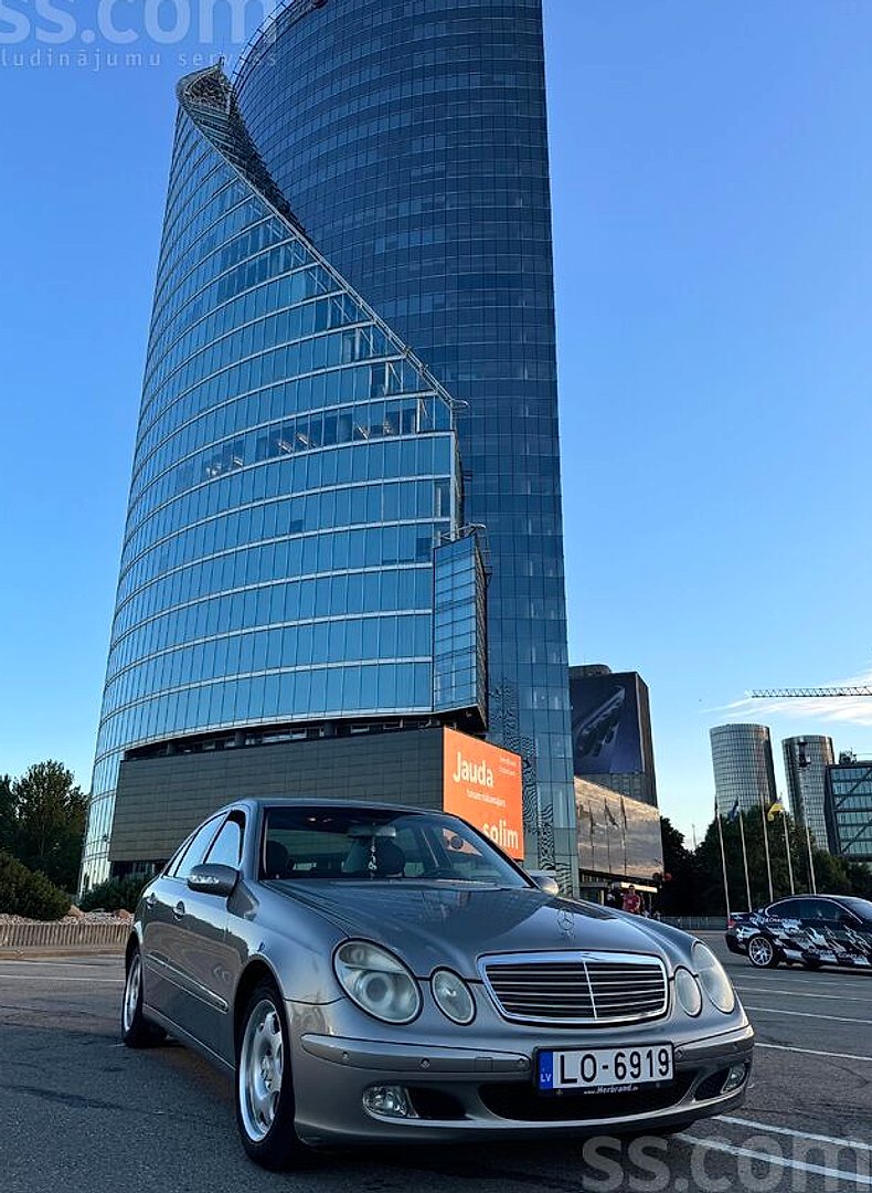 Mercedes-Benz E270 — foto 2