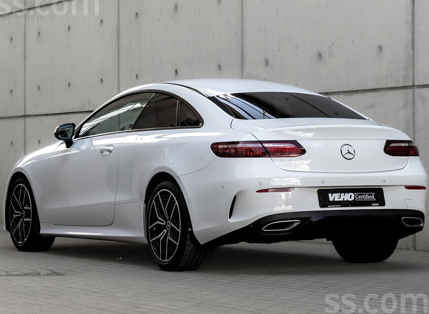 Mercedes-Benz E200 — foto 6