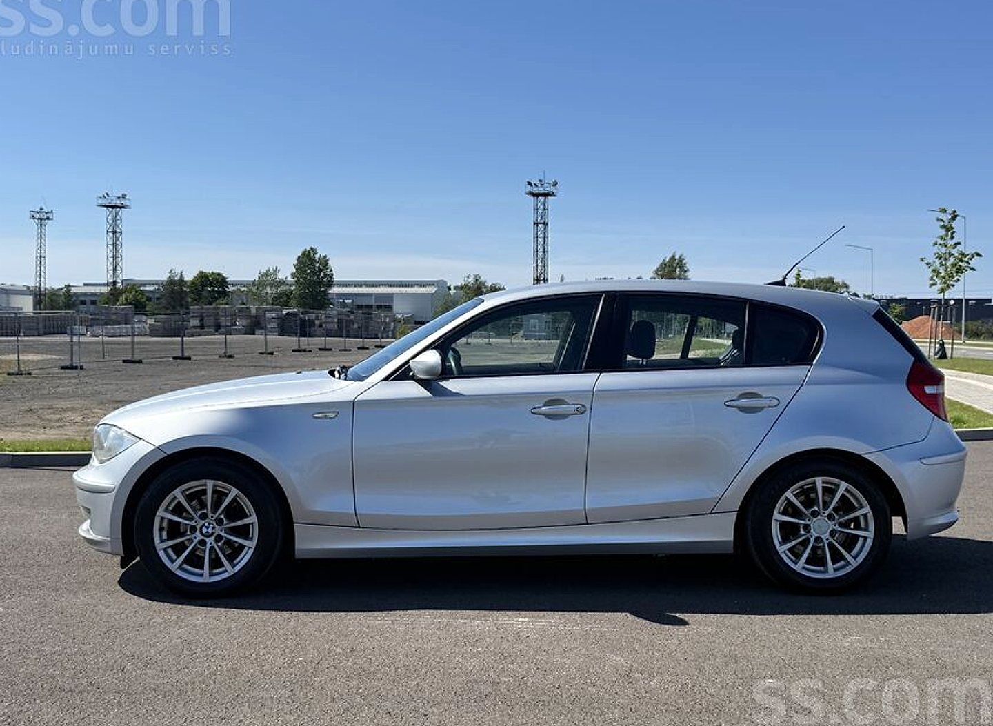 BMW 118 — foto 6
