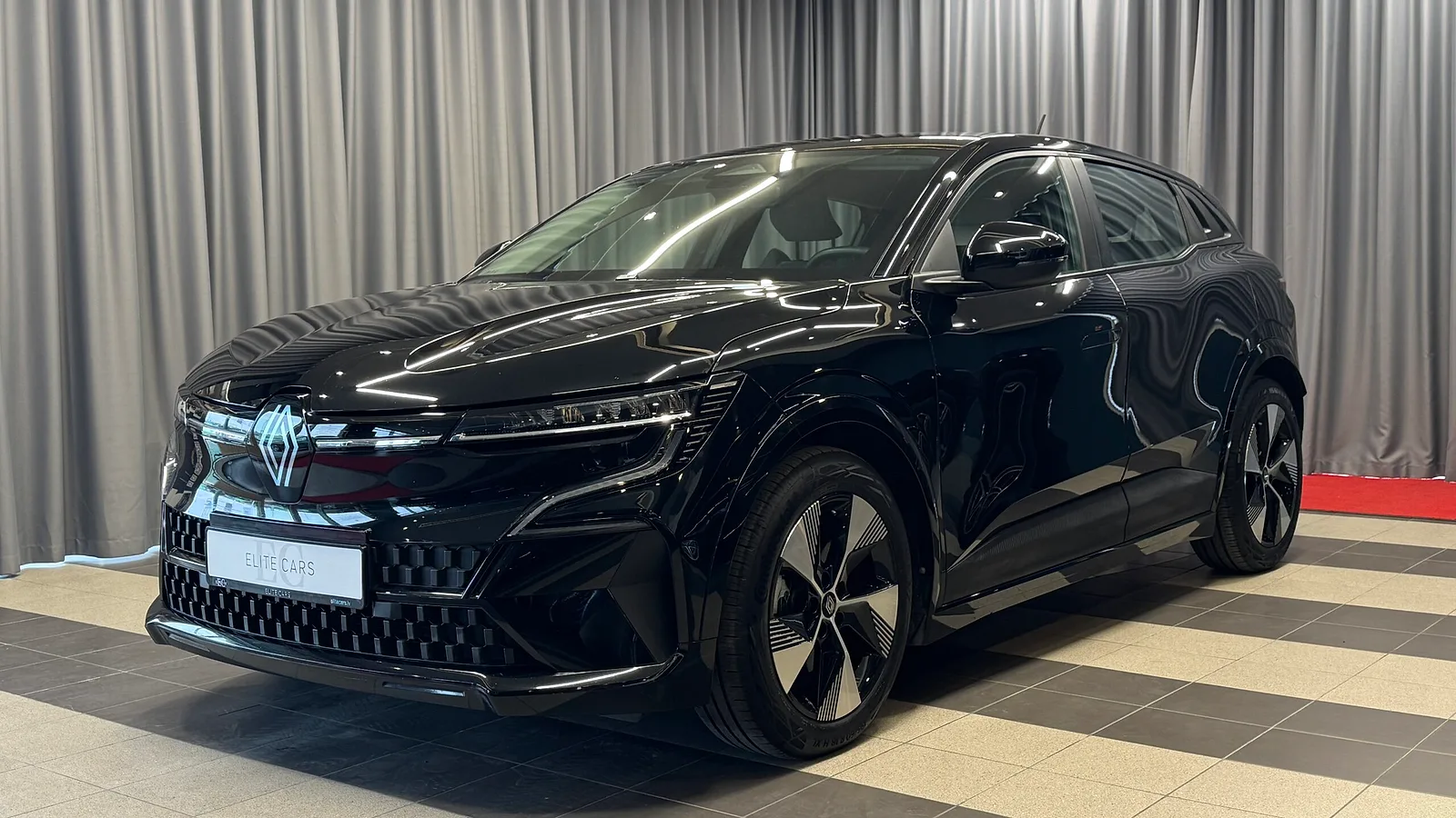 Renault Megane E-Tech, 2022. gads