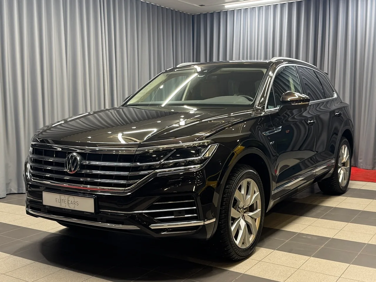 Volkswagen Touareg, 2019. gads
