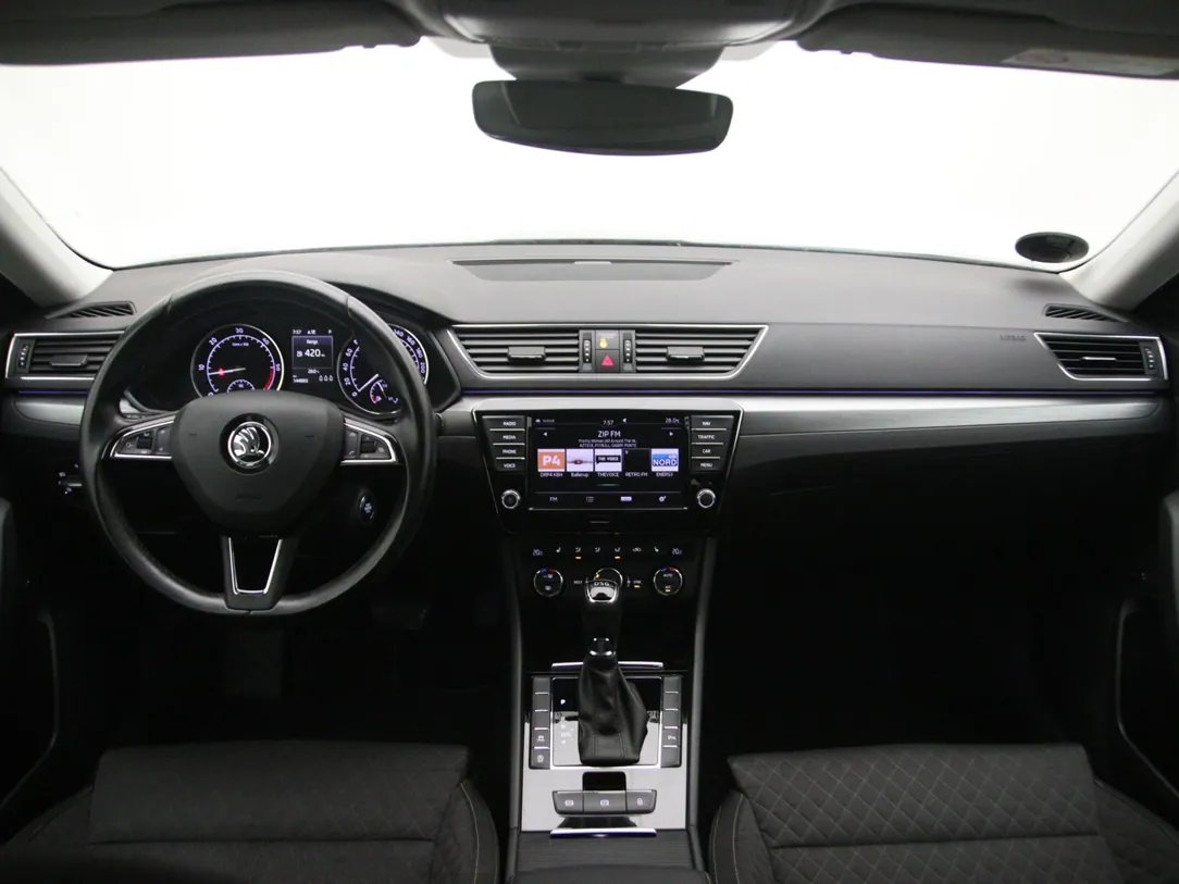 Škoda Superb — foto 3
