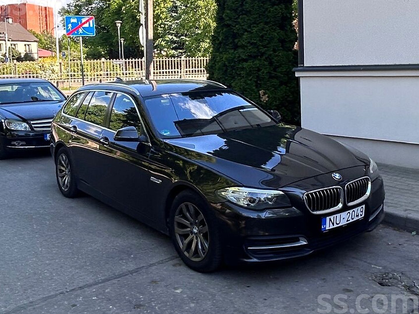 BMW 520 — foto 2