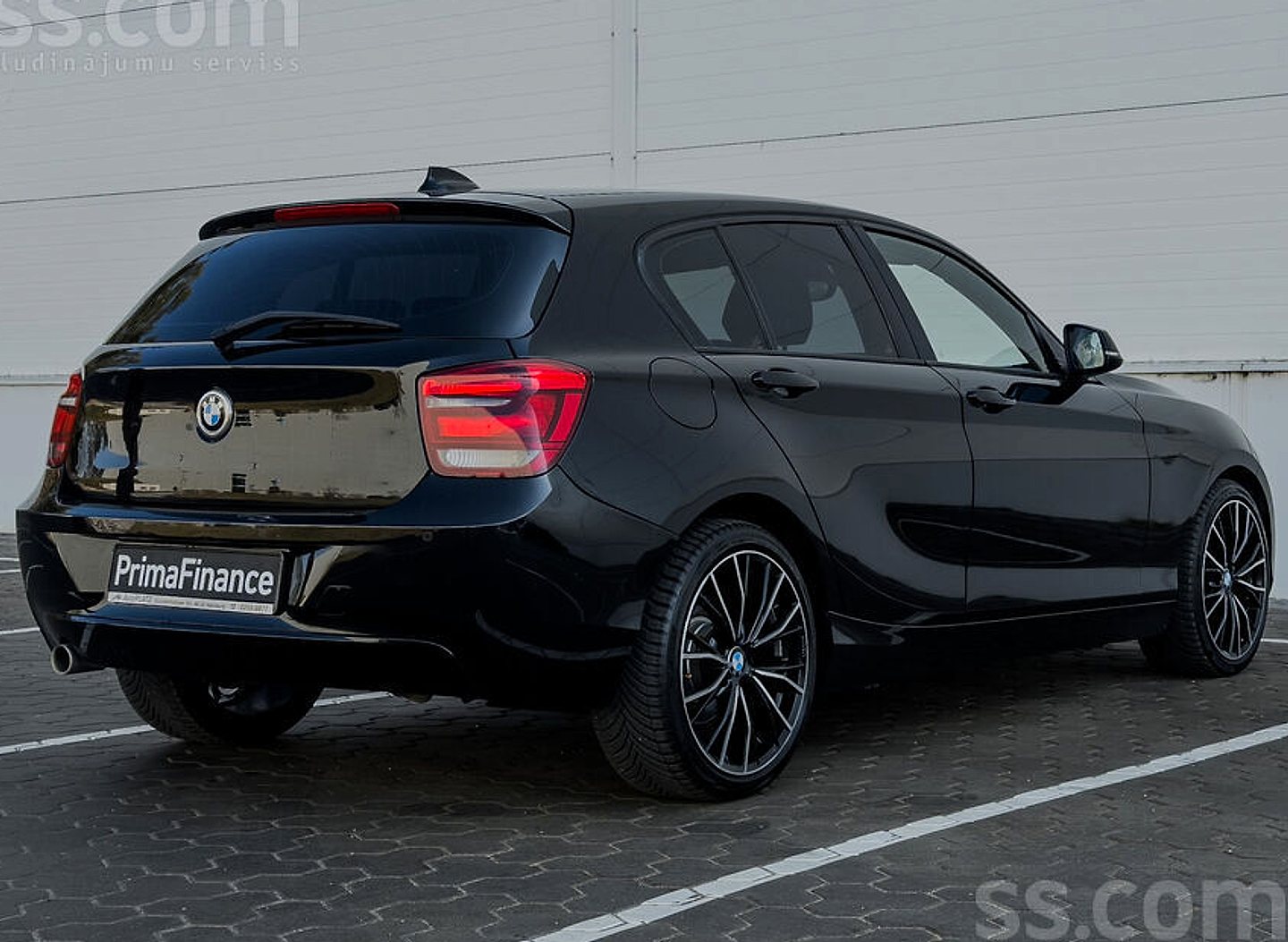 BMW 118 — foto 2