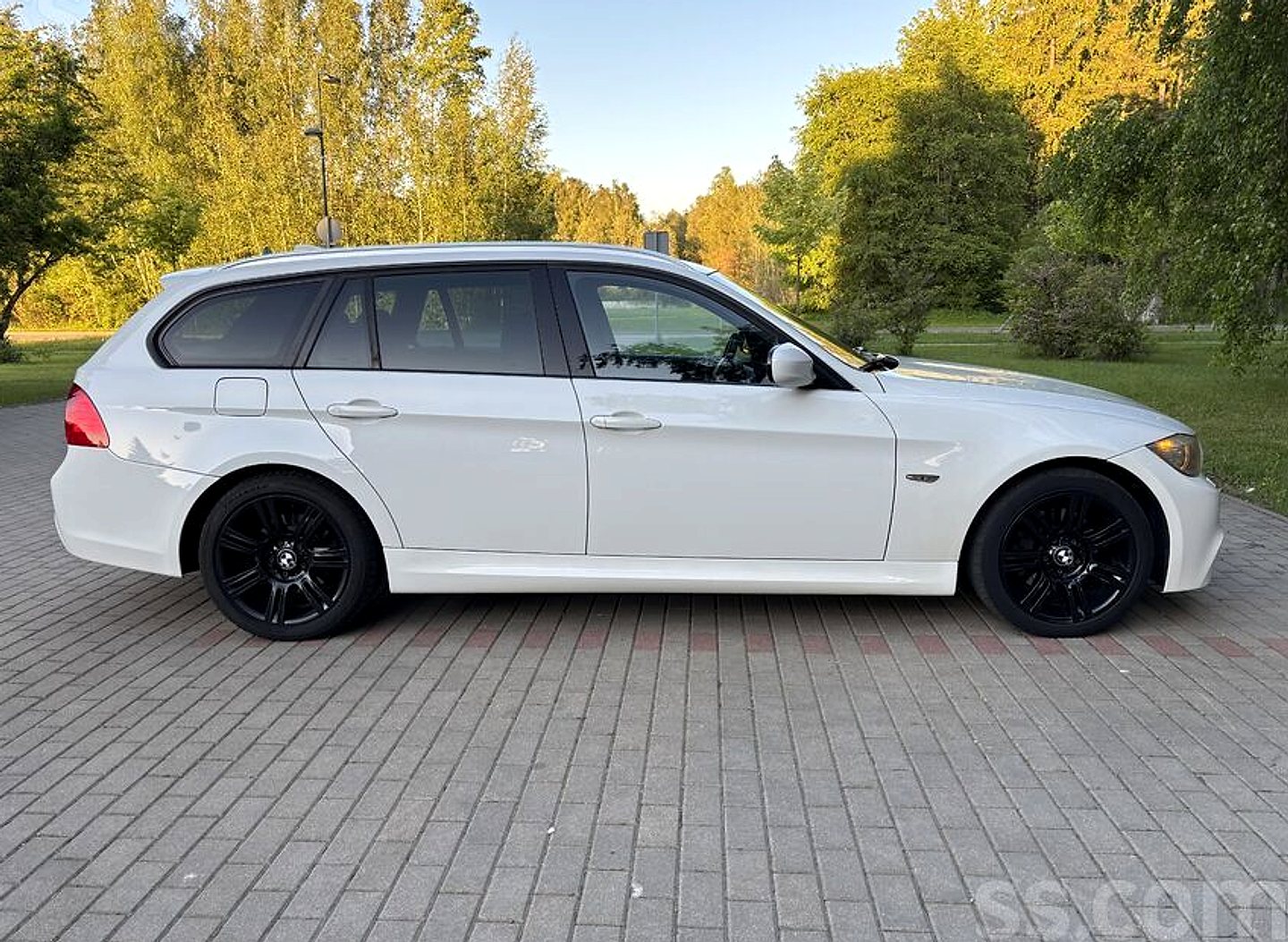 BMW 320 — foto 2