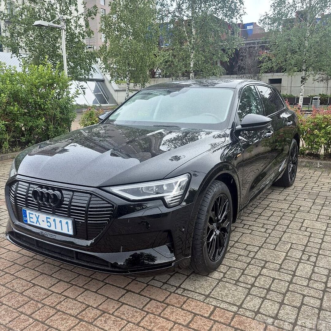 Audi E-tron — foto 2