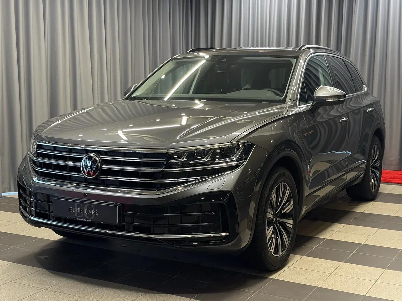 Volkswagen Touareg, 2023. gads