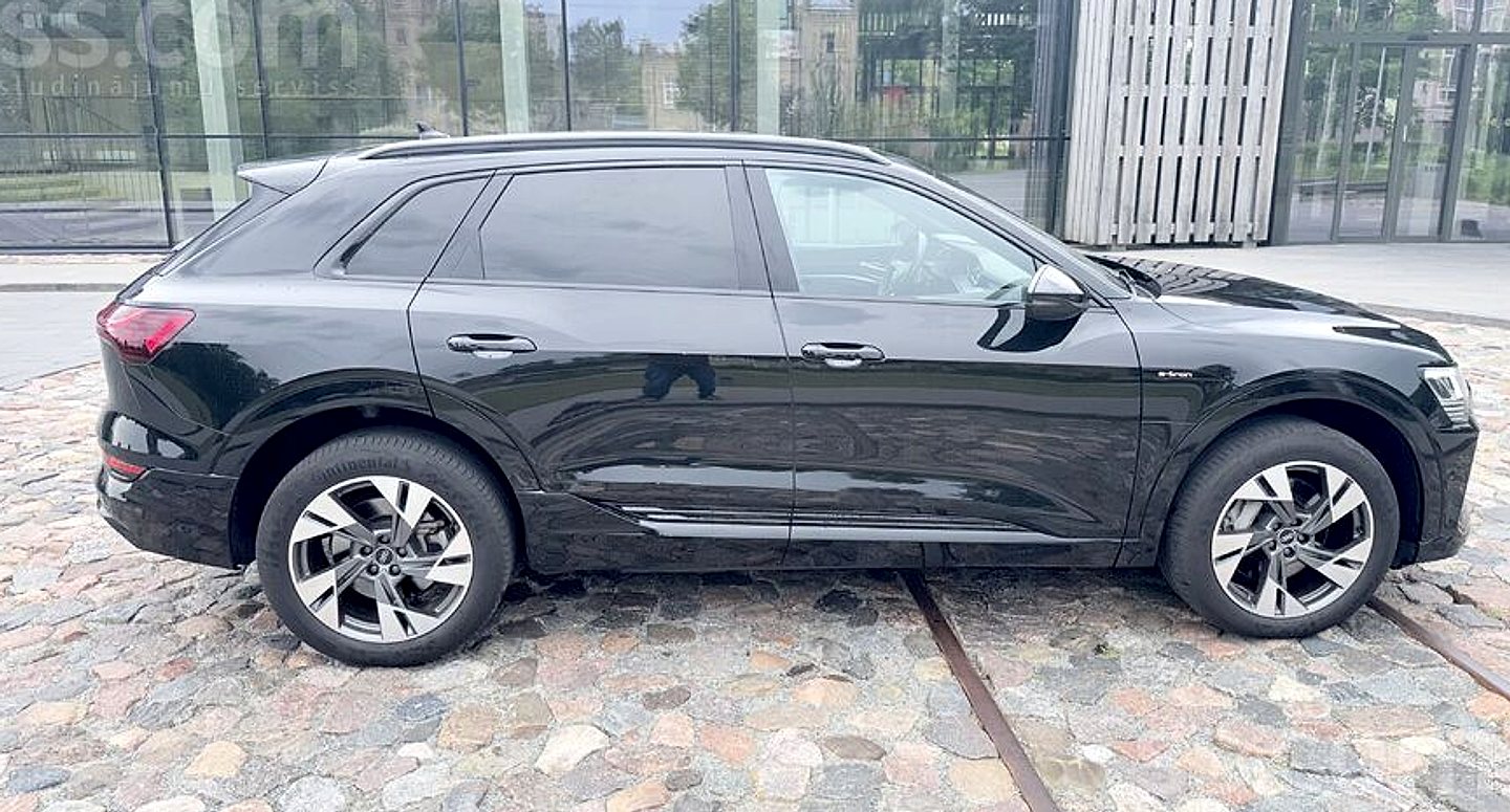 Audi E-tron — foto 4