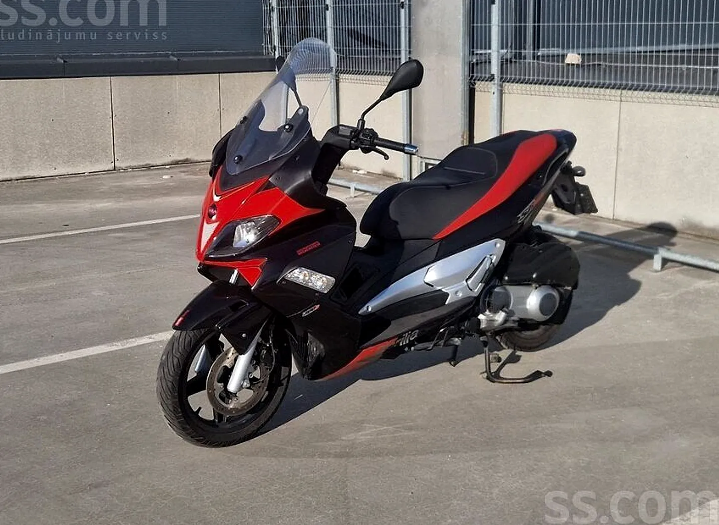 Aprilia Sr max 300, 2015. gads