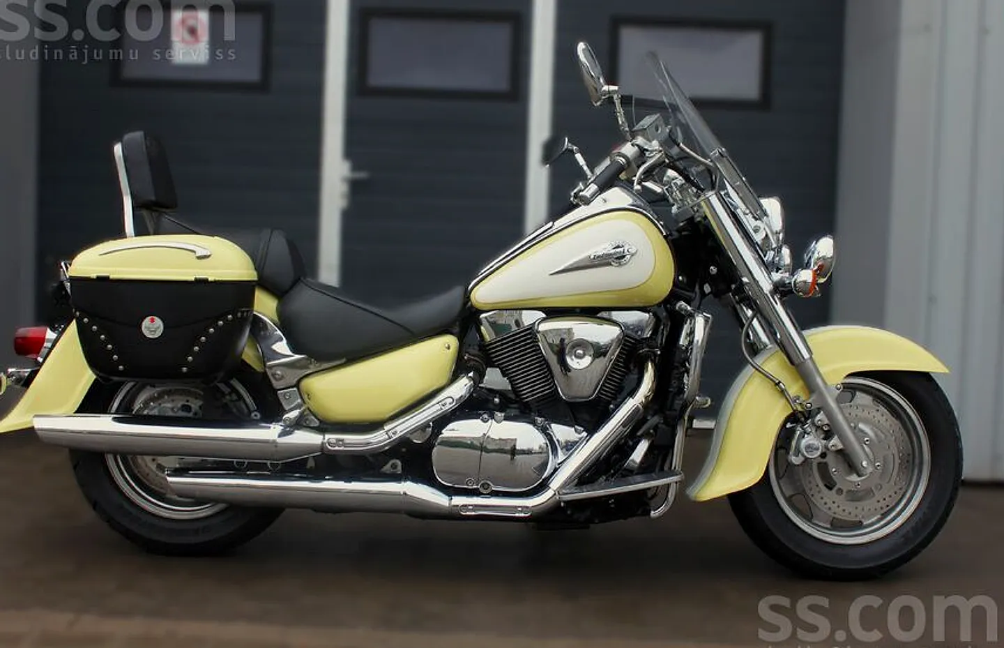 Suzuki Intruders