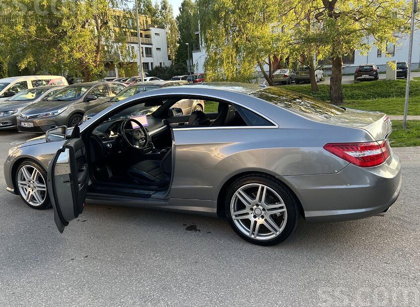 Mercedes-Benz E350 — foto 3