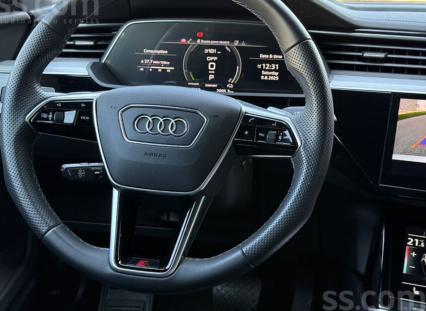 Audi E-tron — foto 5