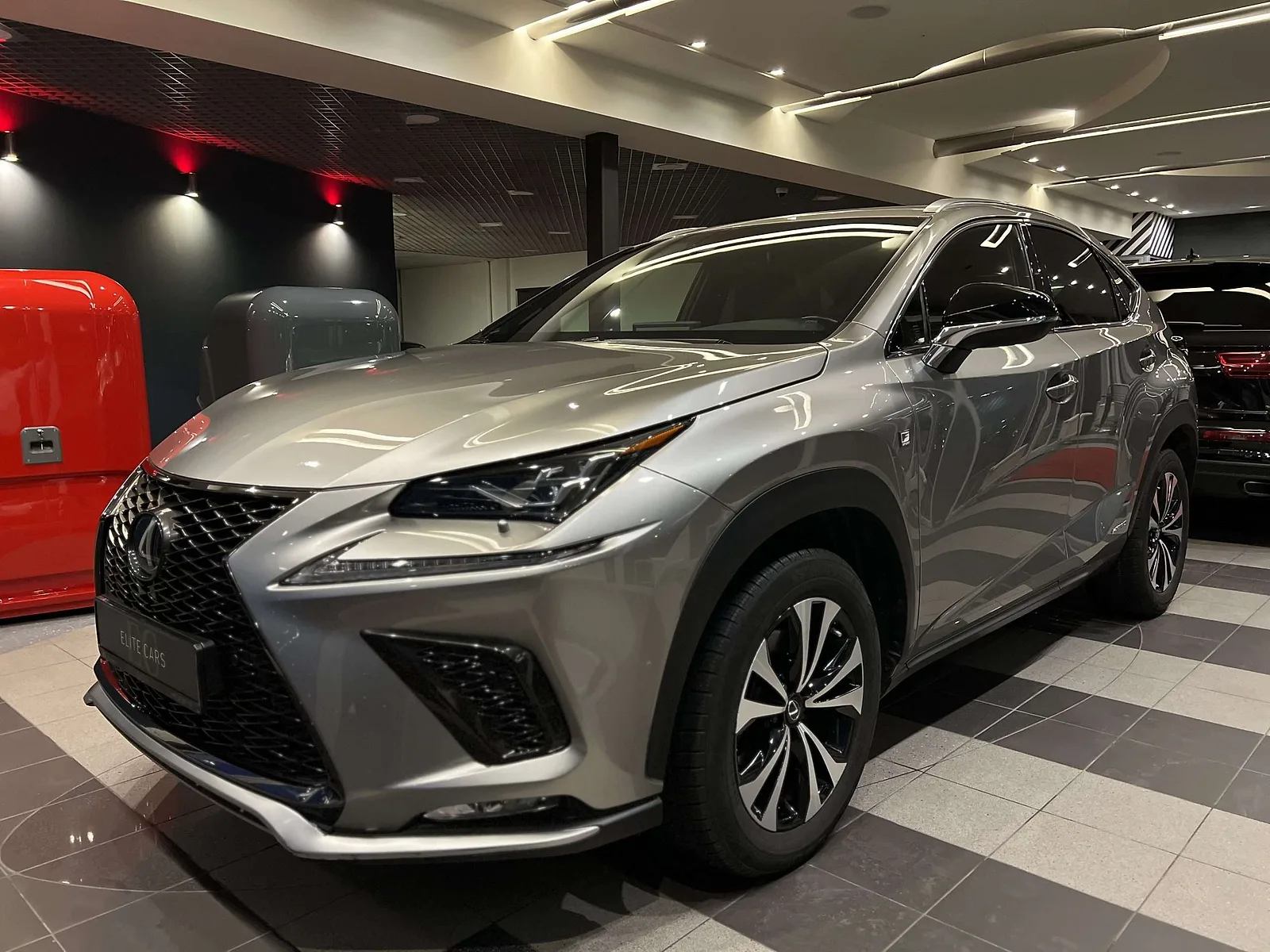 Lexus NX, 2019. gads