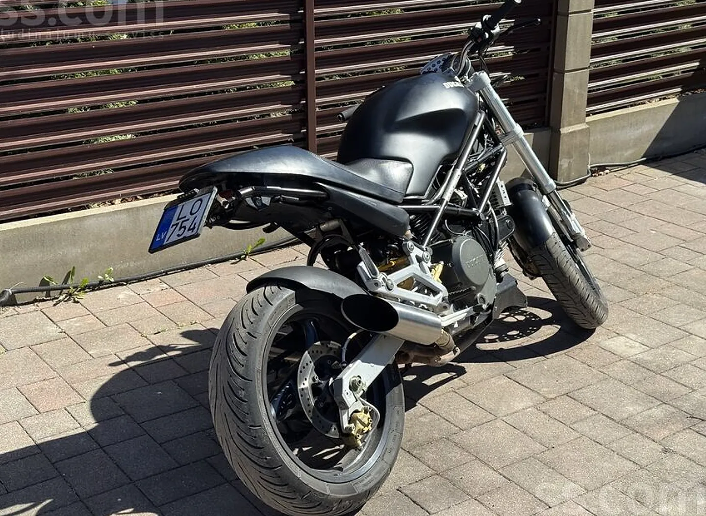 Ducati Monster, 2000. gads