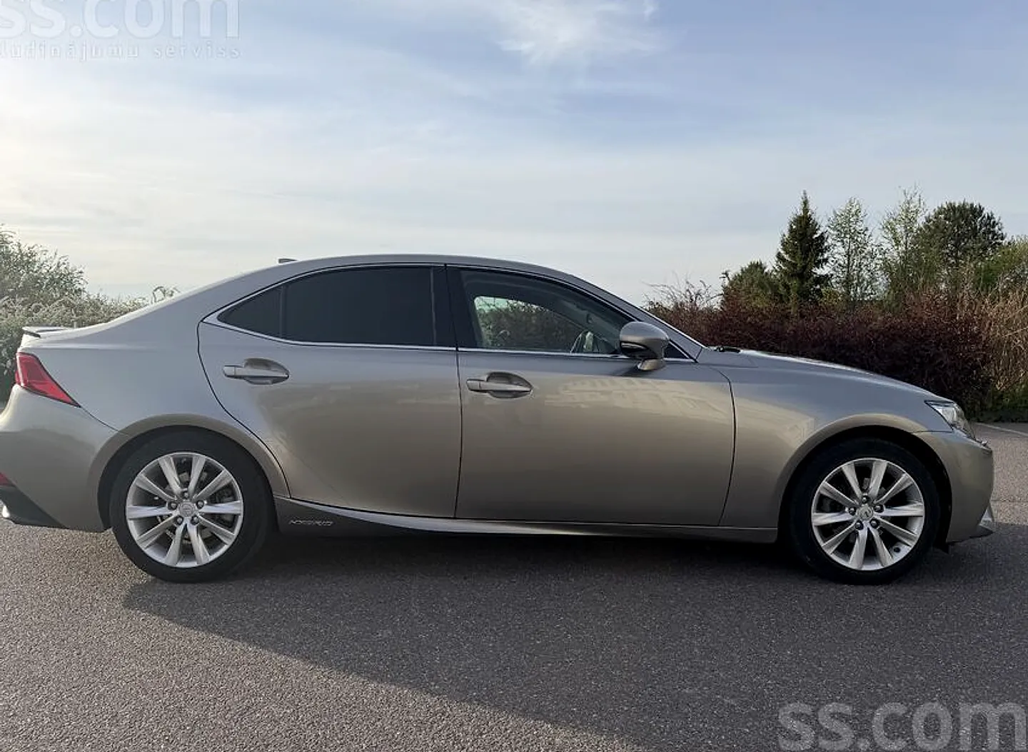 Lexus IS, 2015. gads
