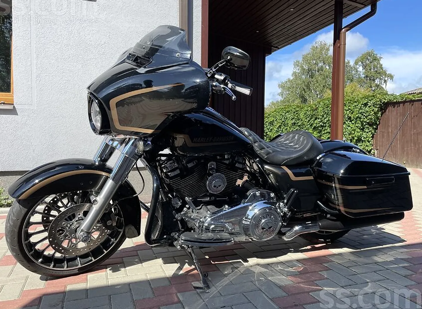 Harley-Davidson Flhx, 2017. gads