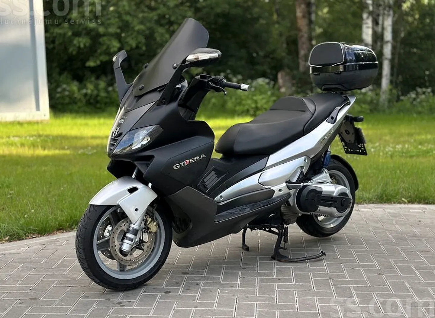 Gilera Nexus 500, 2004. gads