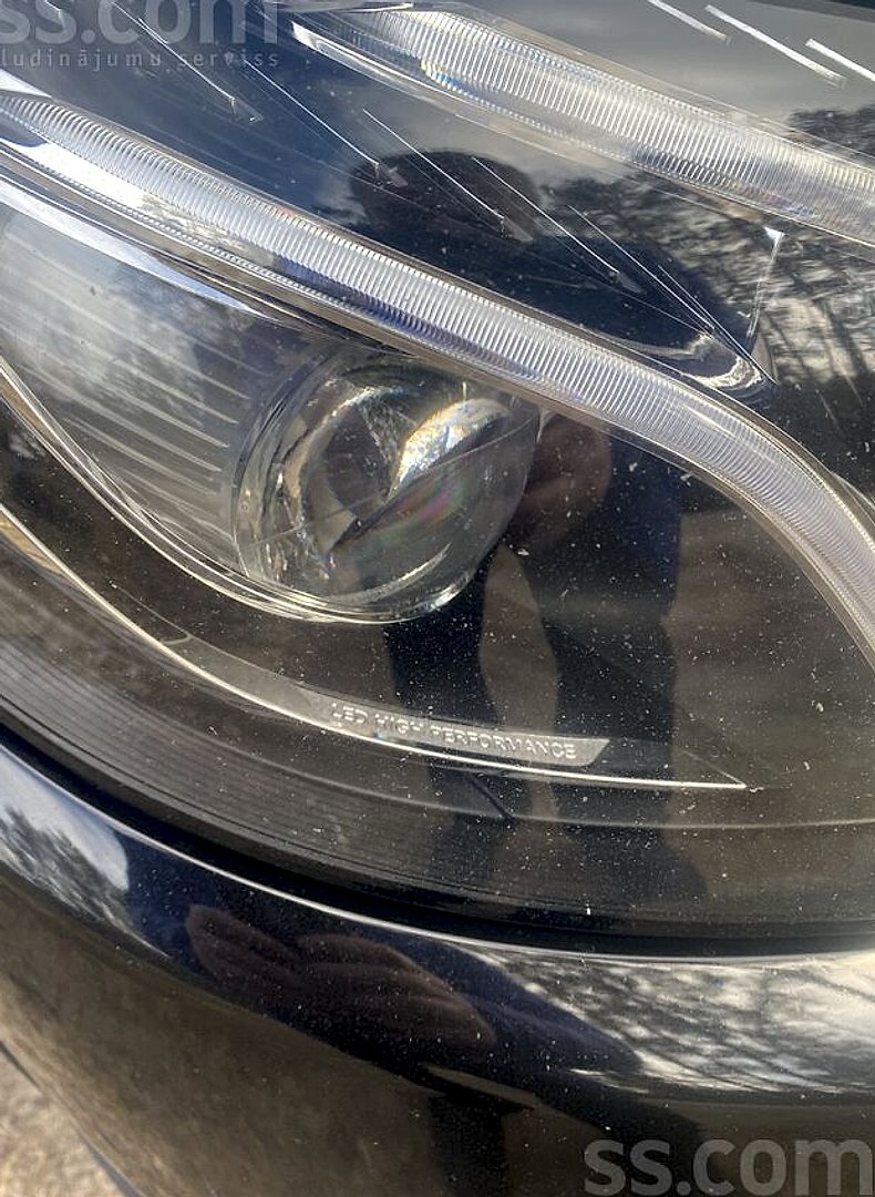 Mercedes-Benz E220 — foto 2