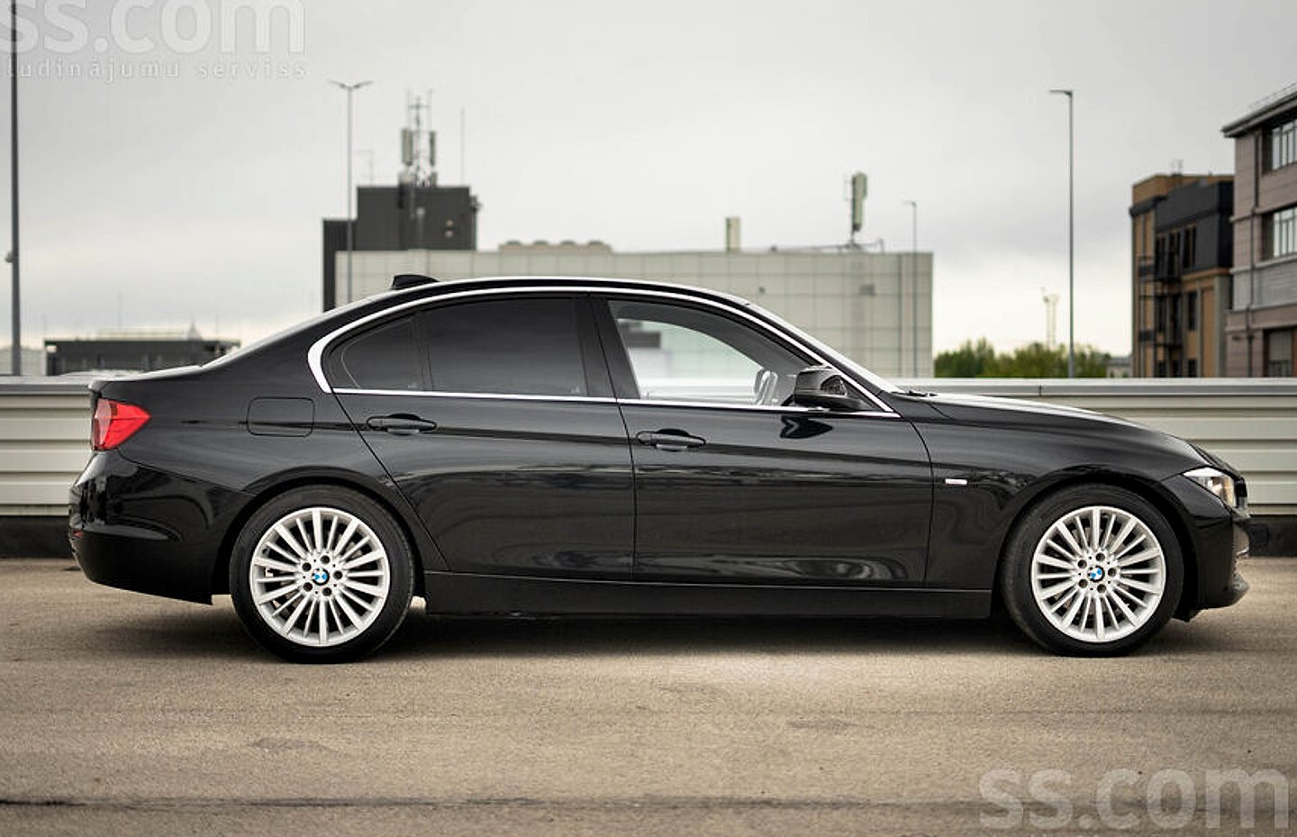 BMW 330 — foto 6