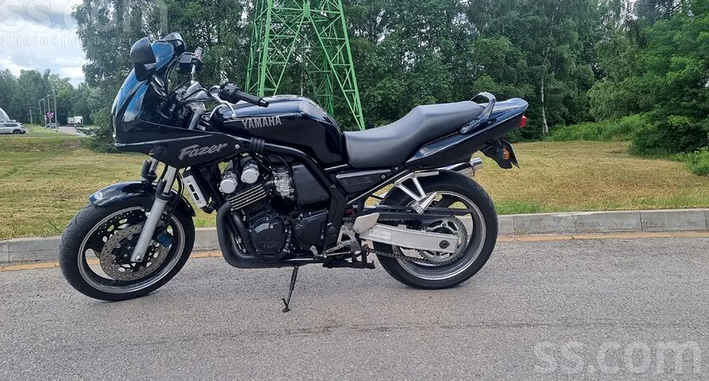 Yamaha Fzs 600, 2001. gads