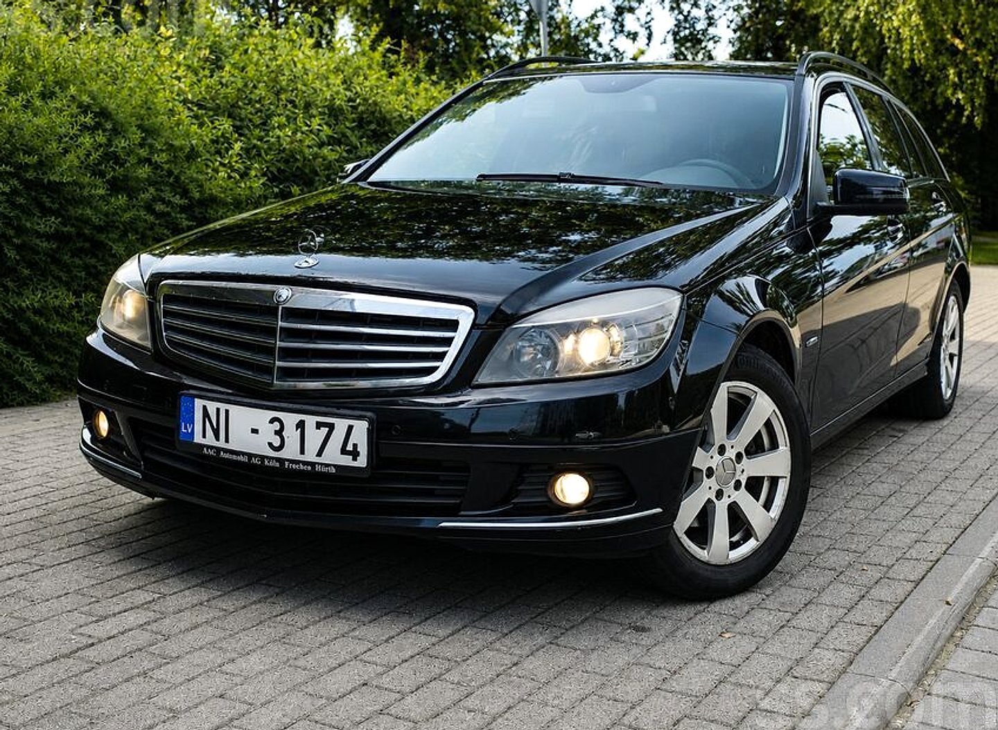 Mercedes-Benz C220