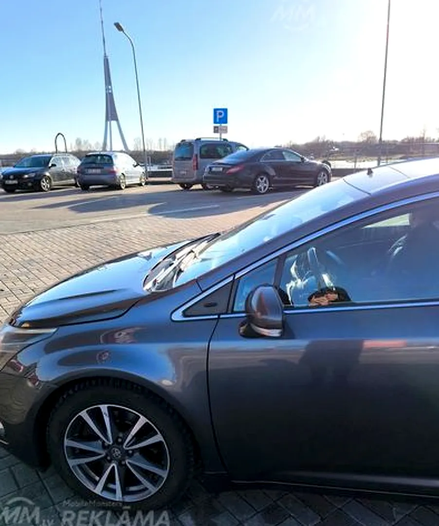 Toyota Avensis, 2014. gads